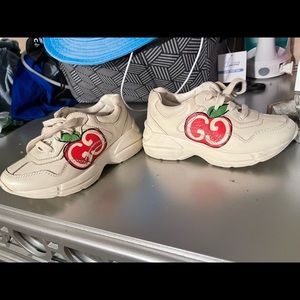 Toddler Gucci Sneakers 25 (9c)